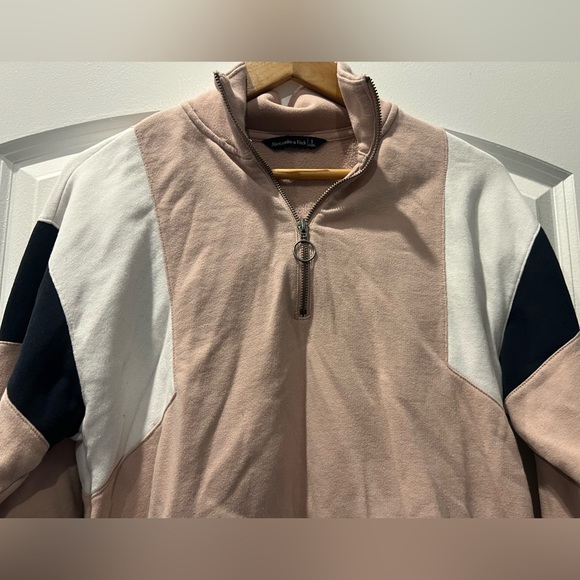Abercrombie & Fitch quarter zip - Picture 3 of 5